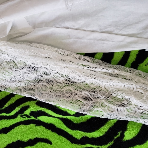 NWT Lacey White Blouse - Picture 2 of 4